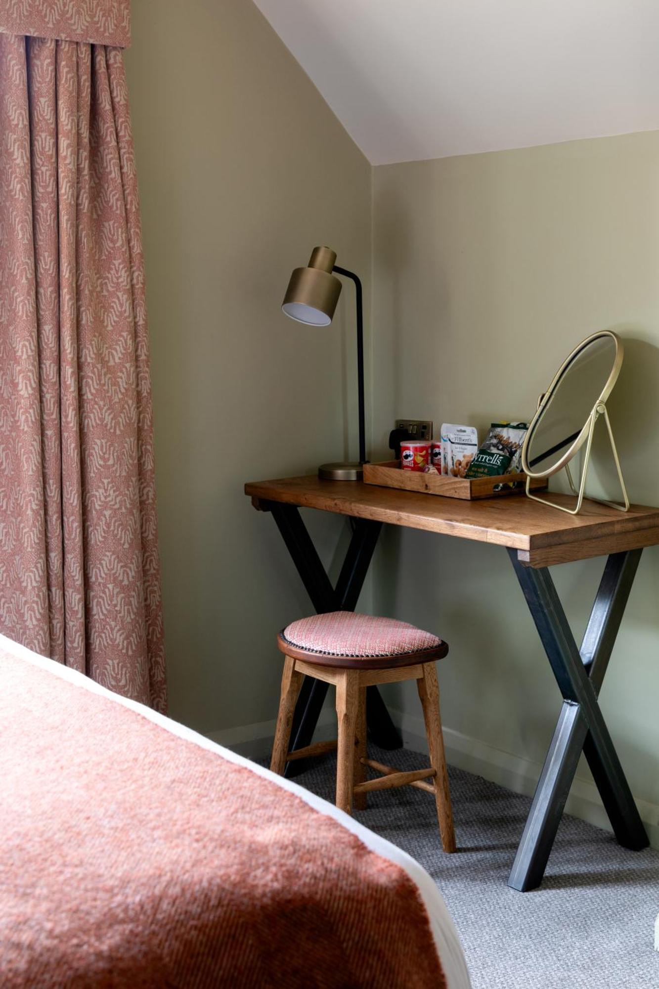 The Carnarvon Arms Hotel นิวเบอรี ภายนอก รูปภาพ